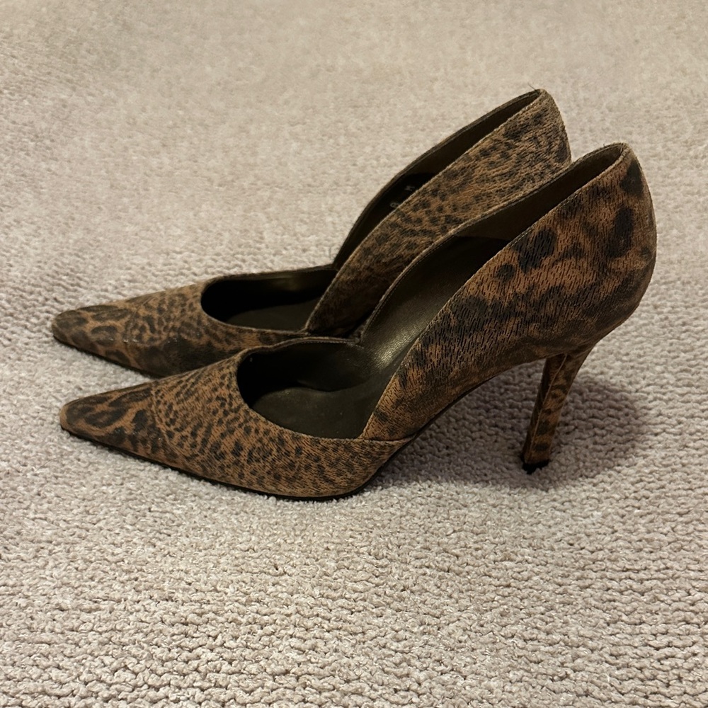 Stuart Weitzman Leopard Print heels